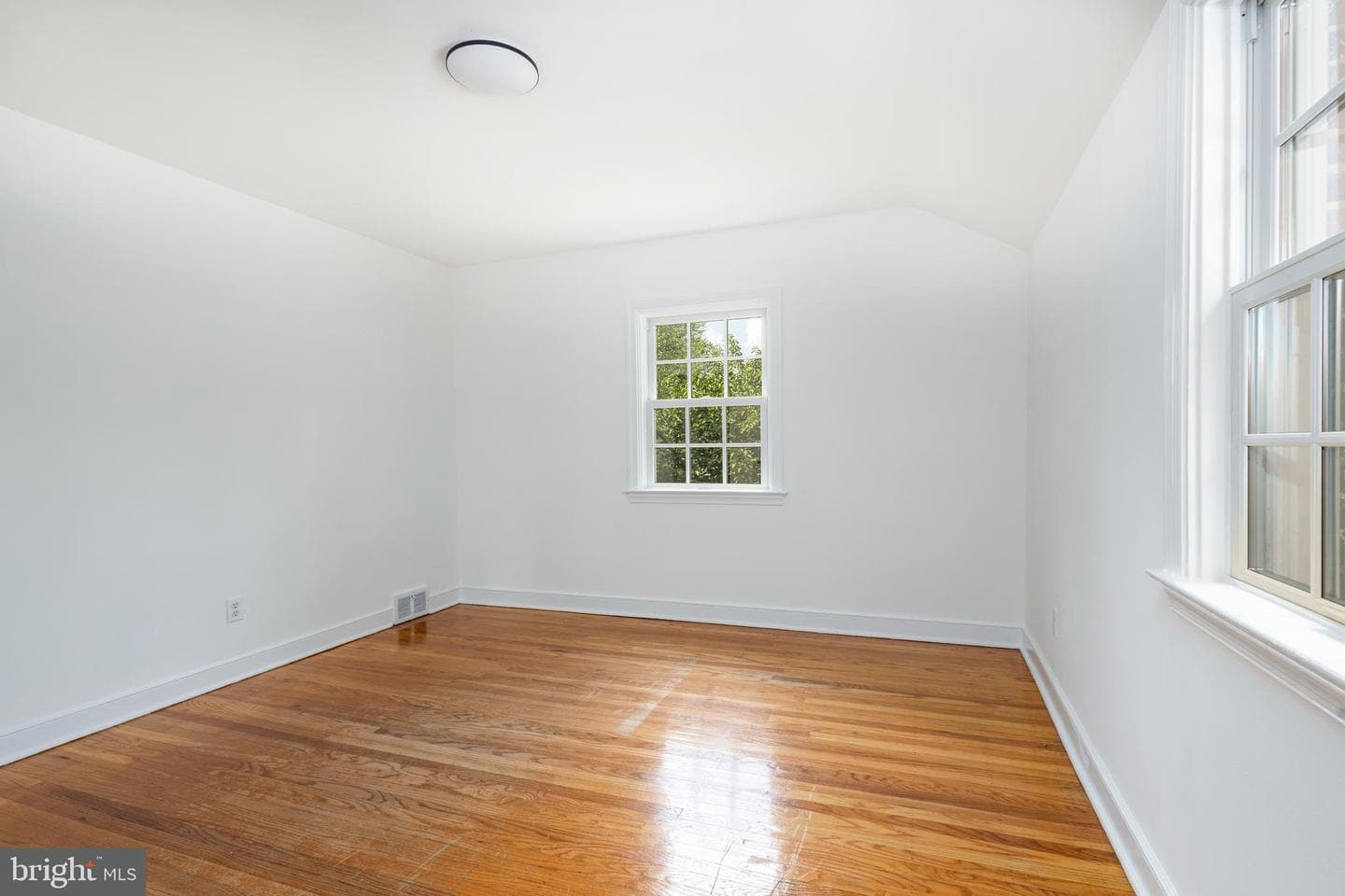 7634 Brookfield Road photo 20