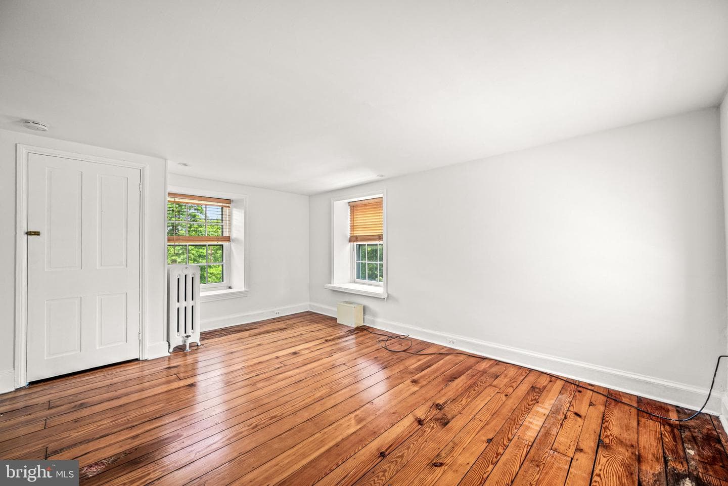 7604 East Lane photo 29