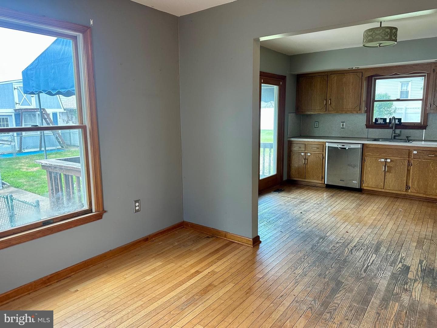 228 Brook Street photo 10