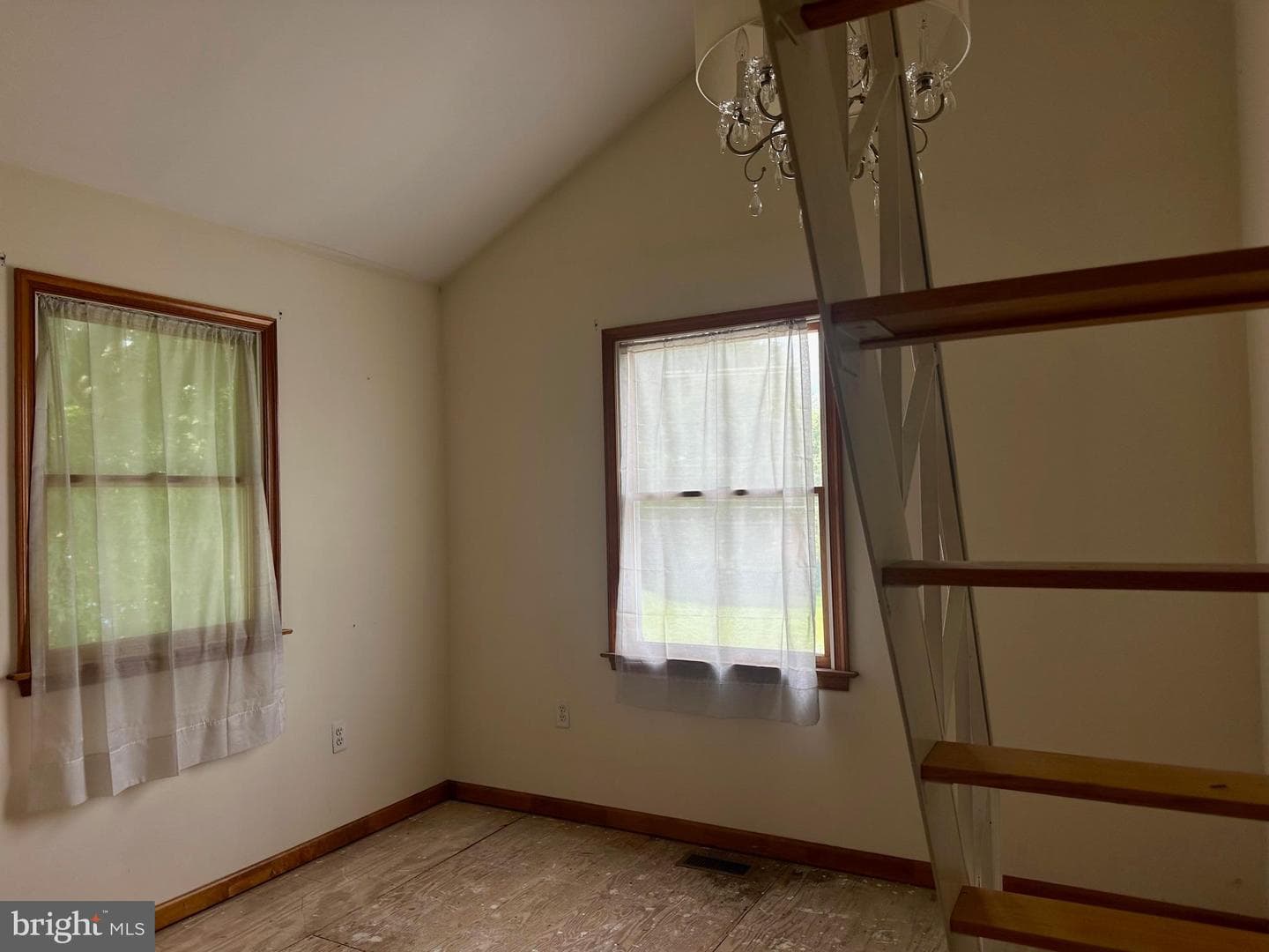 228 Brook Street photo 18