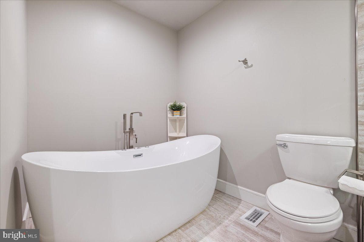 628 Greycliffe photo 22