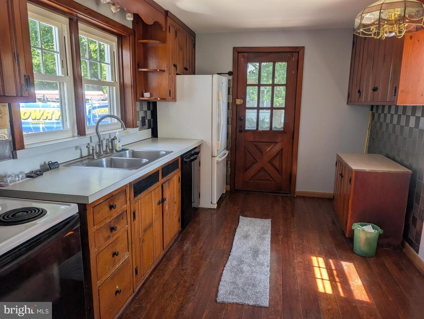 37 Burnside photo 9