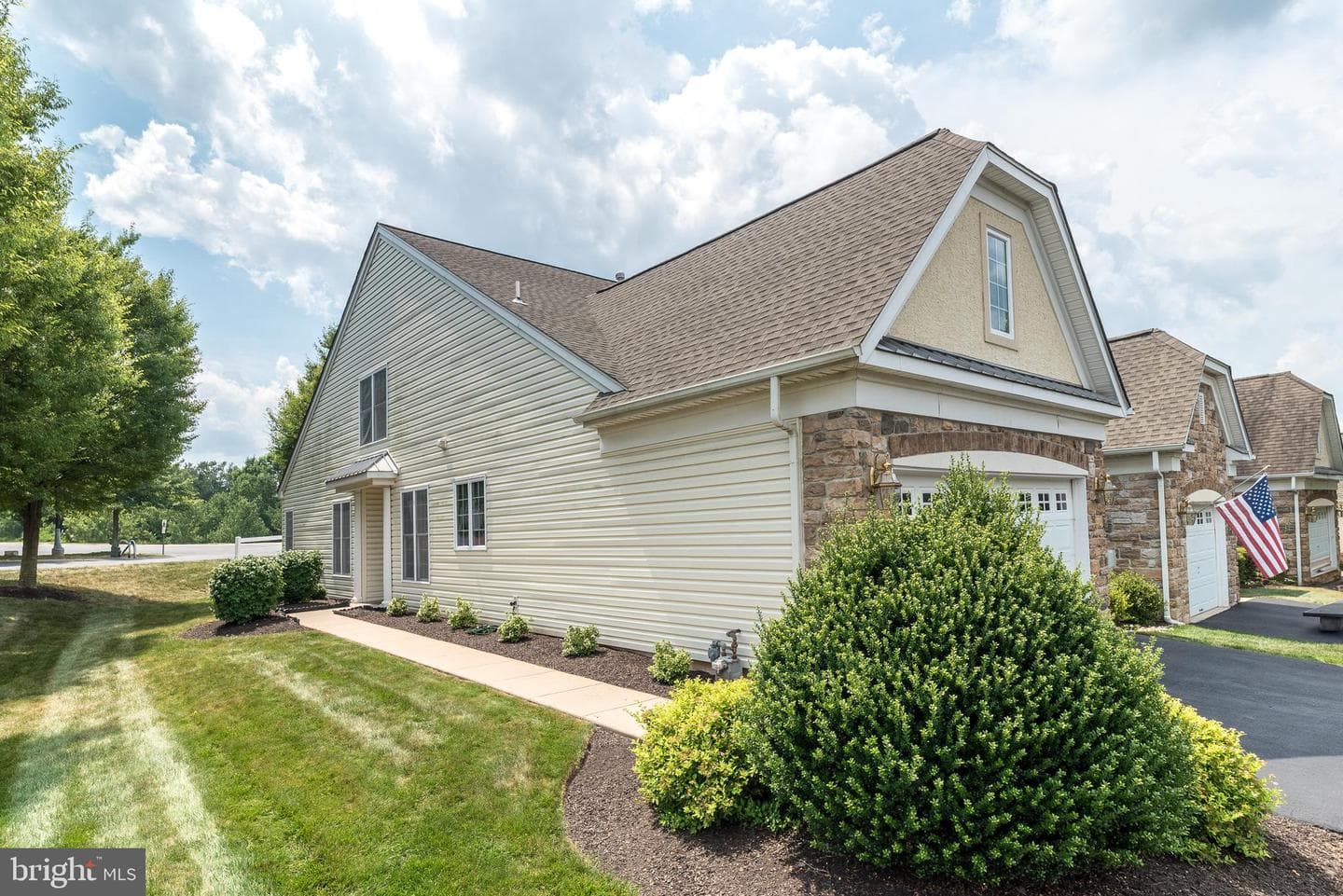 308 Melbourne Way photo 1