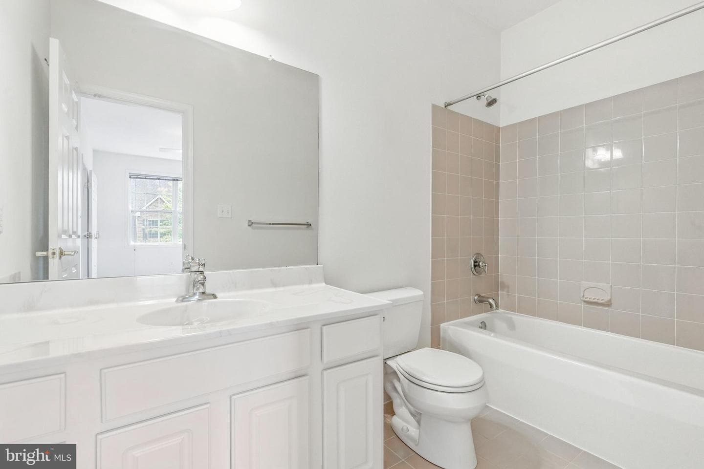 2461 Merri Claude Drive photo 18
