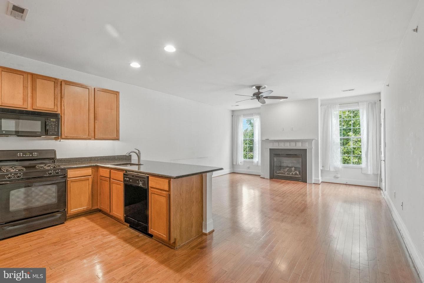 2461 Merri Claude Drive photo 3