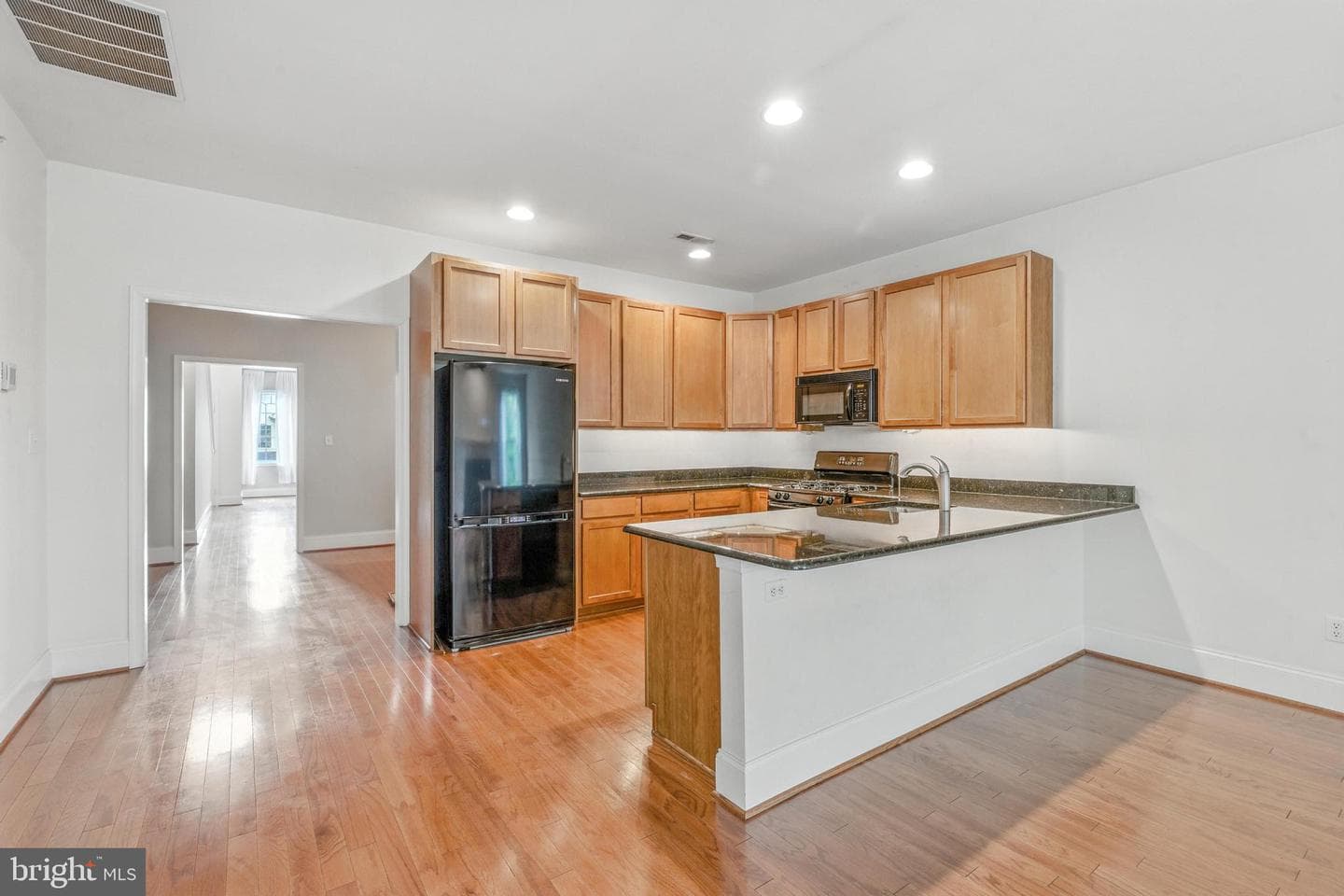 2461 Merri Claude Drive photo 4