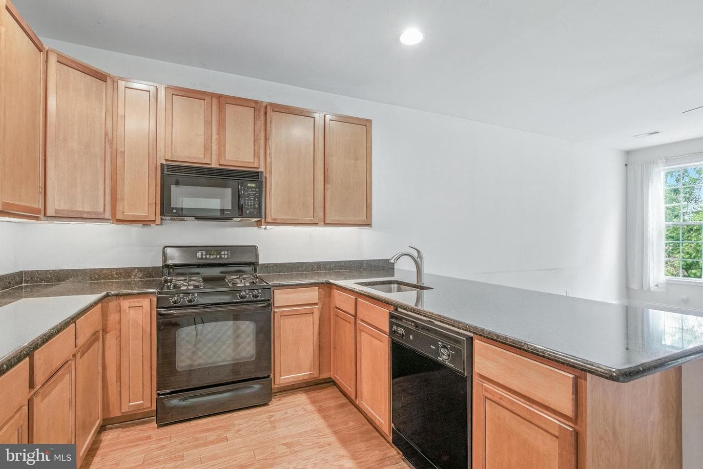 2461 Merri Claude Drive photo 5