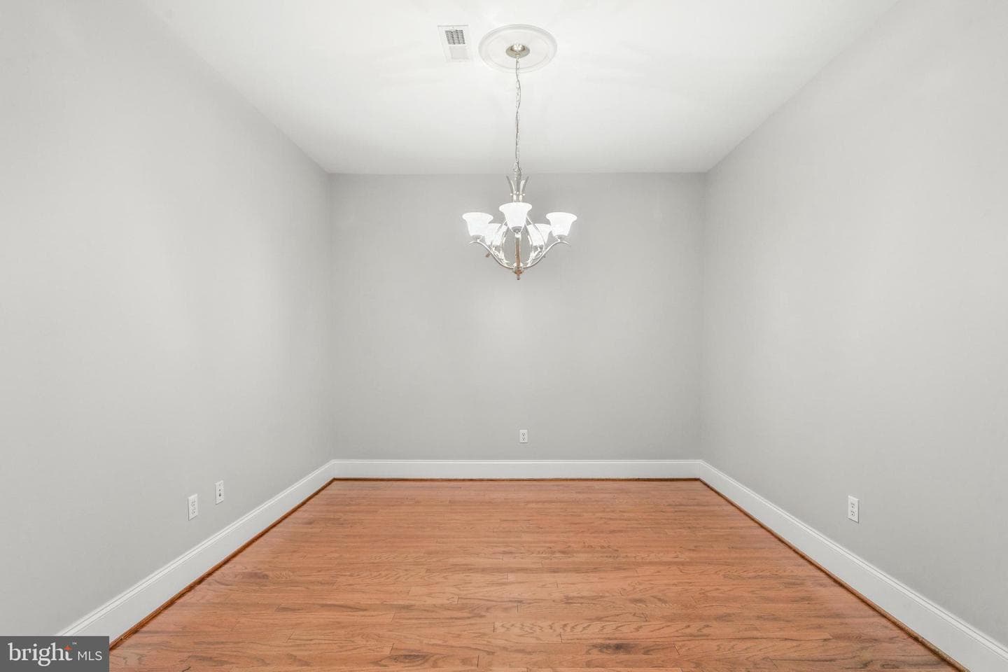 2461 Merri Claude Drive photo 8