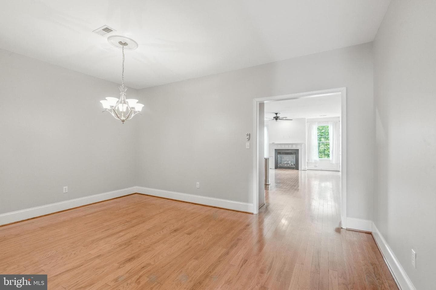 2461 Merri Claude Drive photo 9