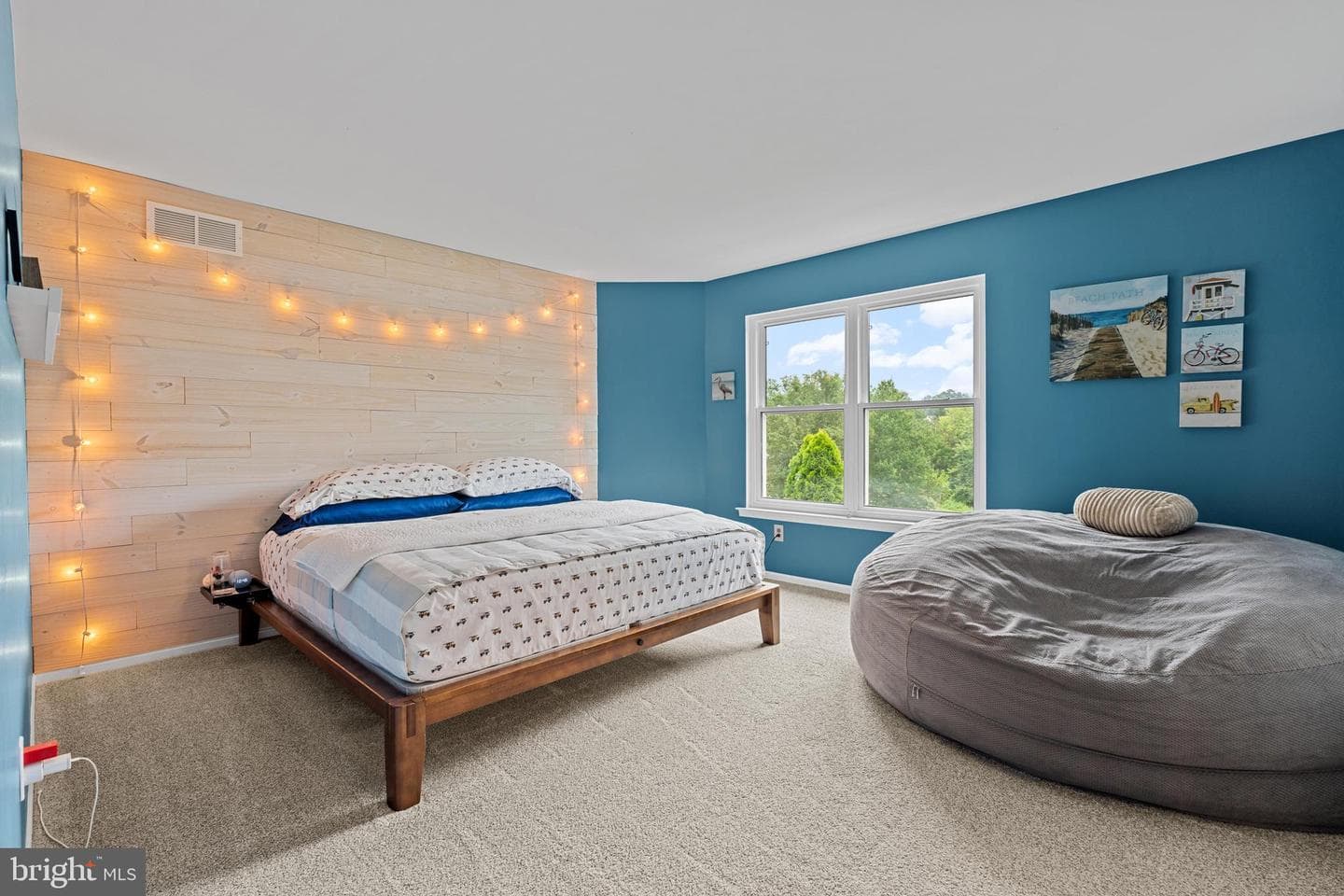 640 New Market Drive photo 18