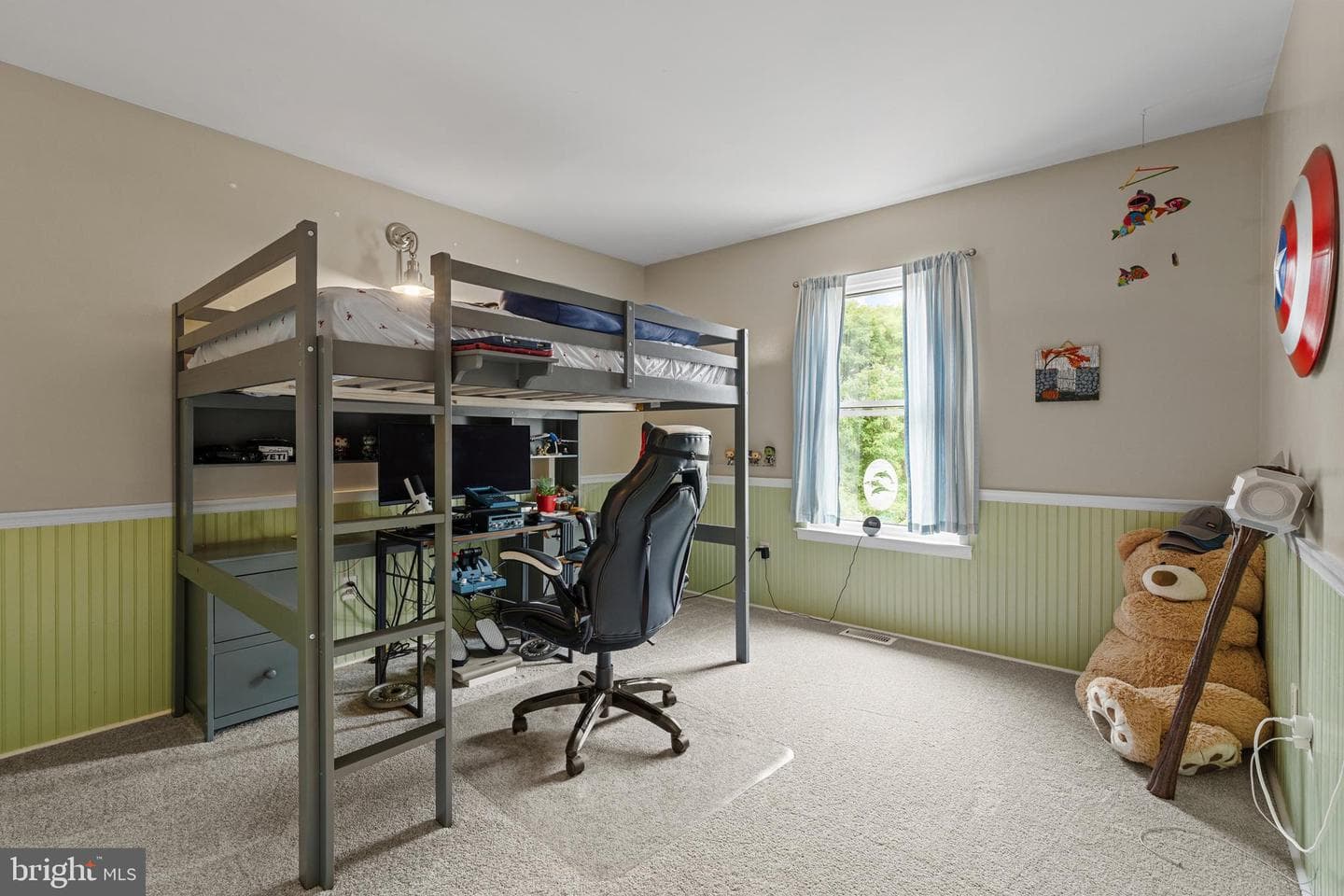 640 New Market Drive photo 25