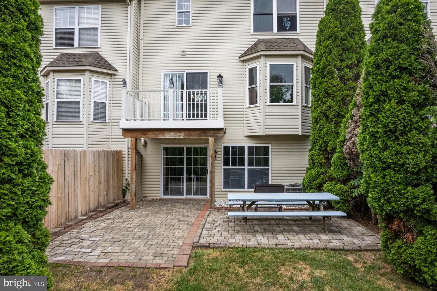 640 New Market Drive photo 34