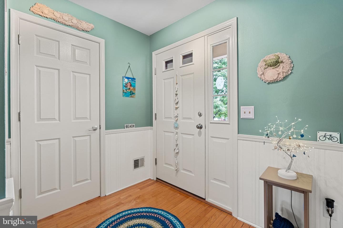 640 New Market Drive photo 4
