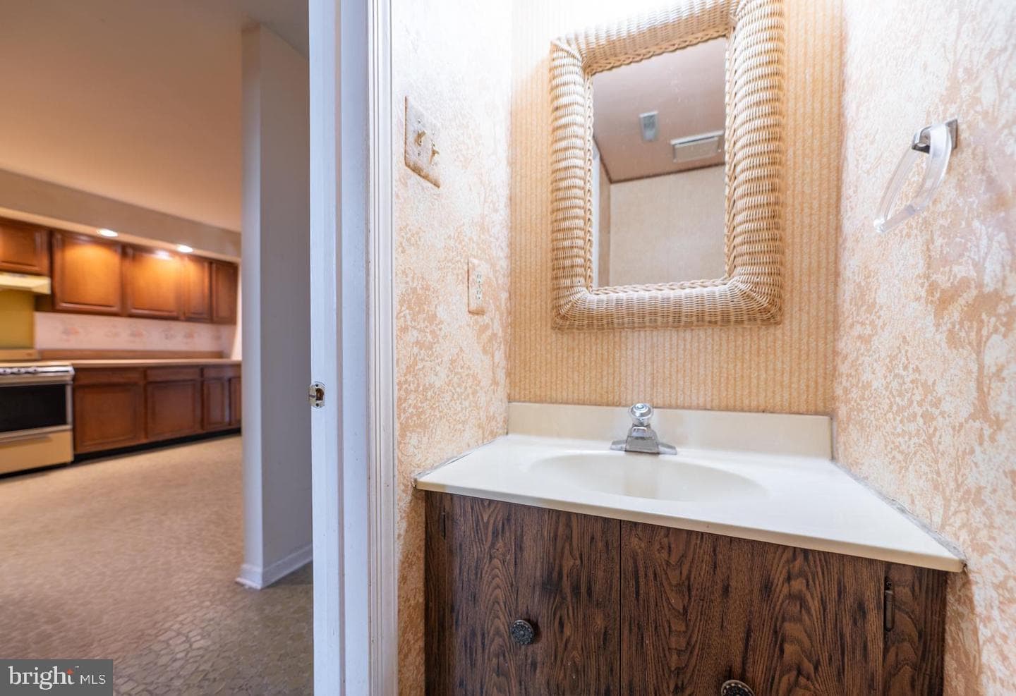 1503 Linden Way photo 6