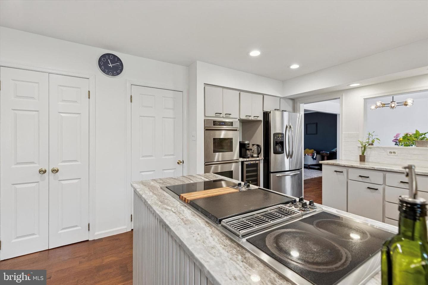 7810 Cobden Road photo 14