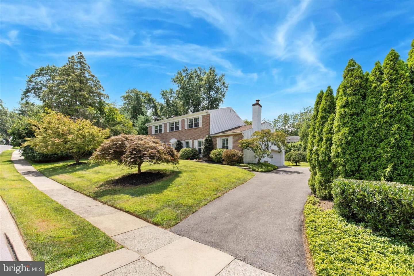 7810 Cobden Road photo 3
