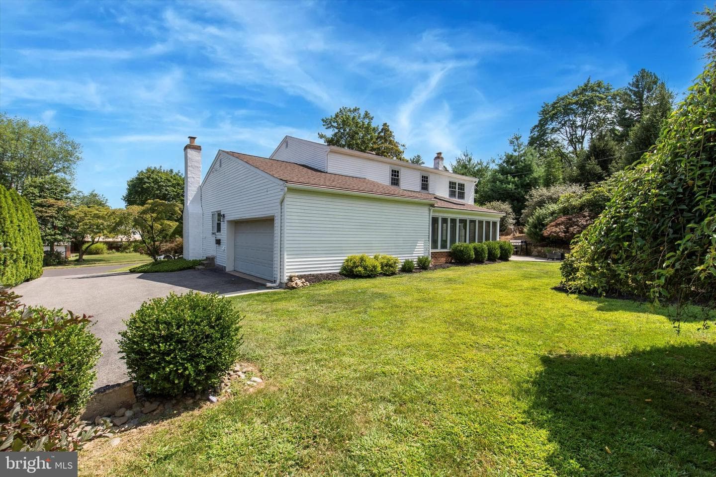 7810 Cobden Road photo 35