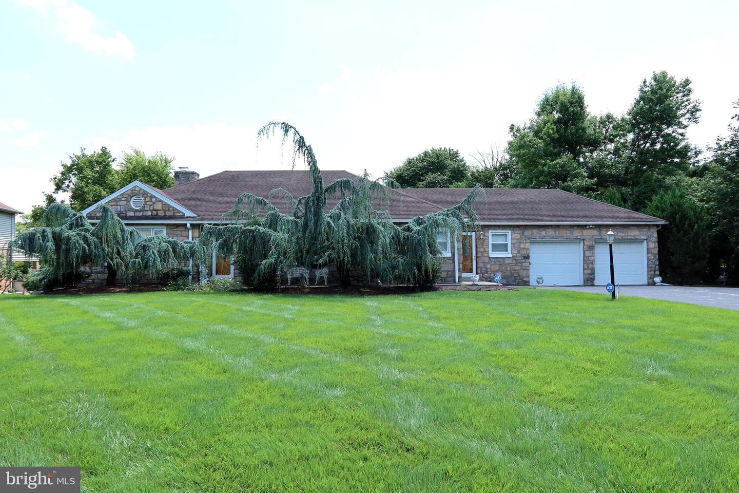 1526 Sandy Hill photo 1