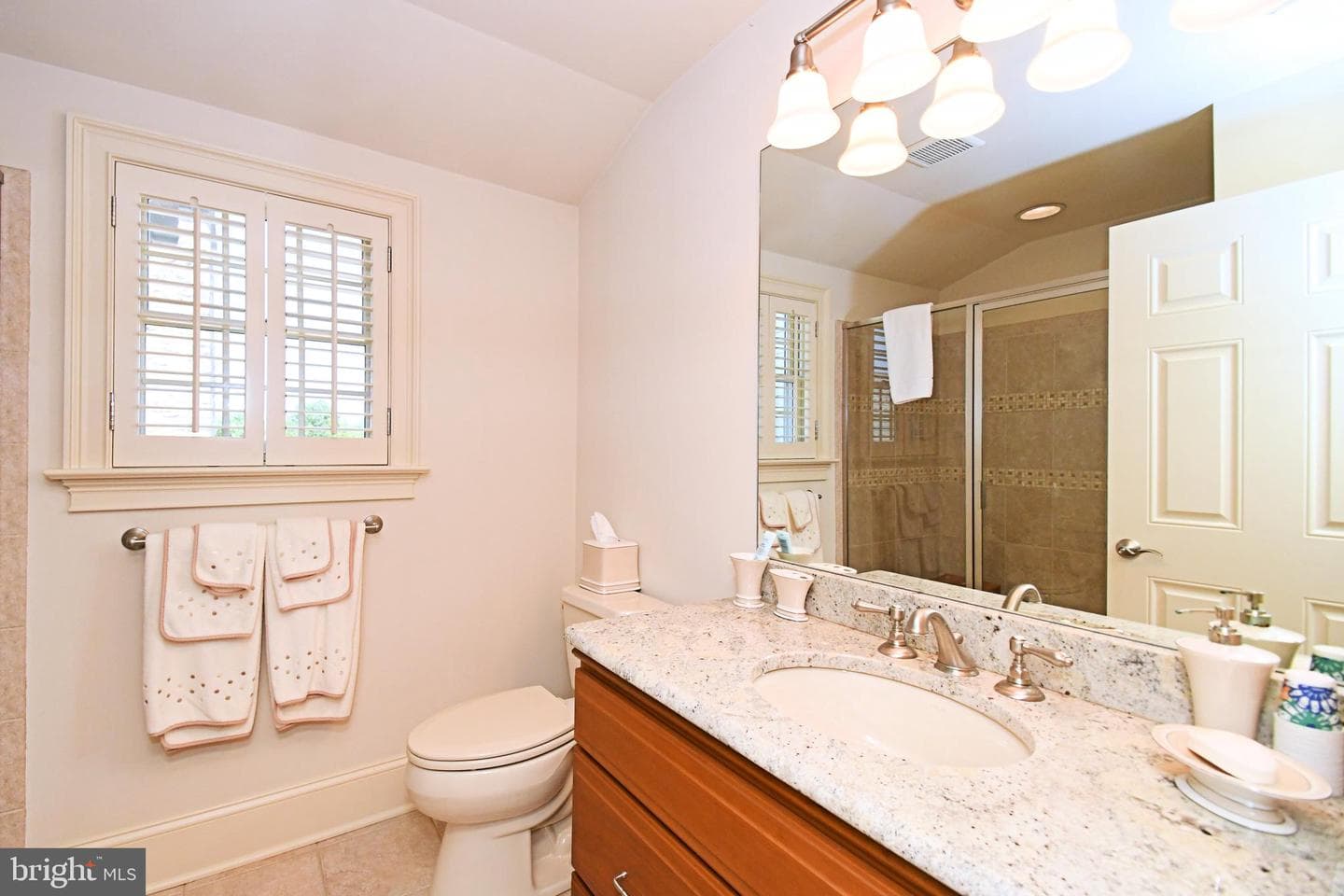 1811 Hollow Road photo 77