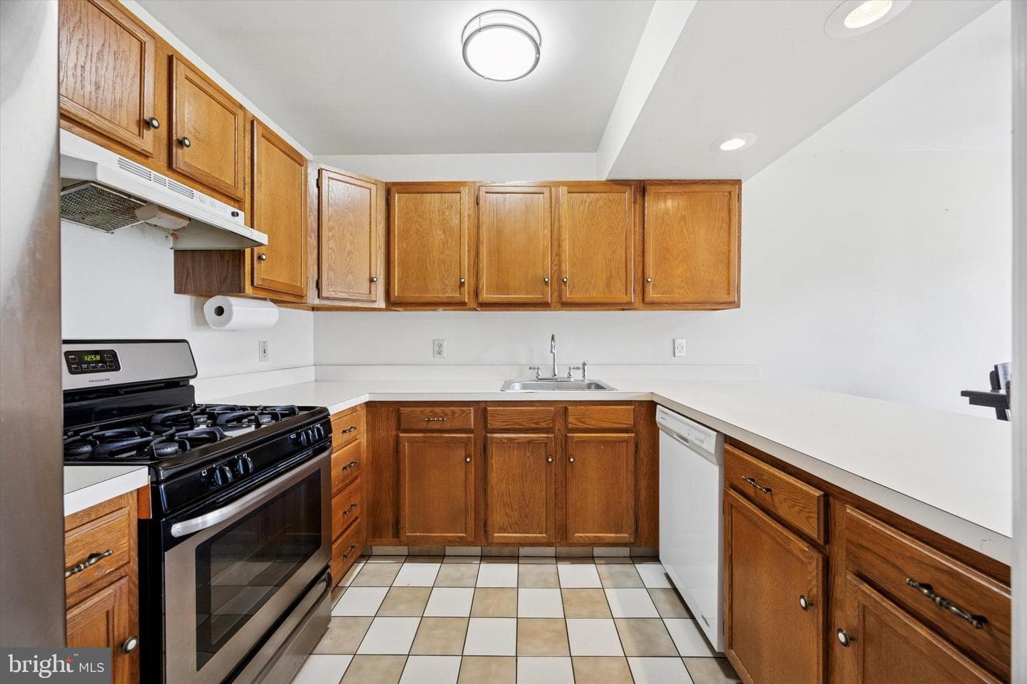 116 Azalea Circle photo 7