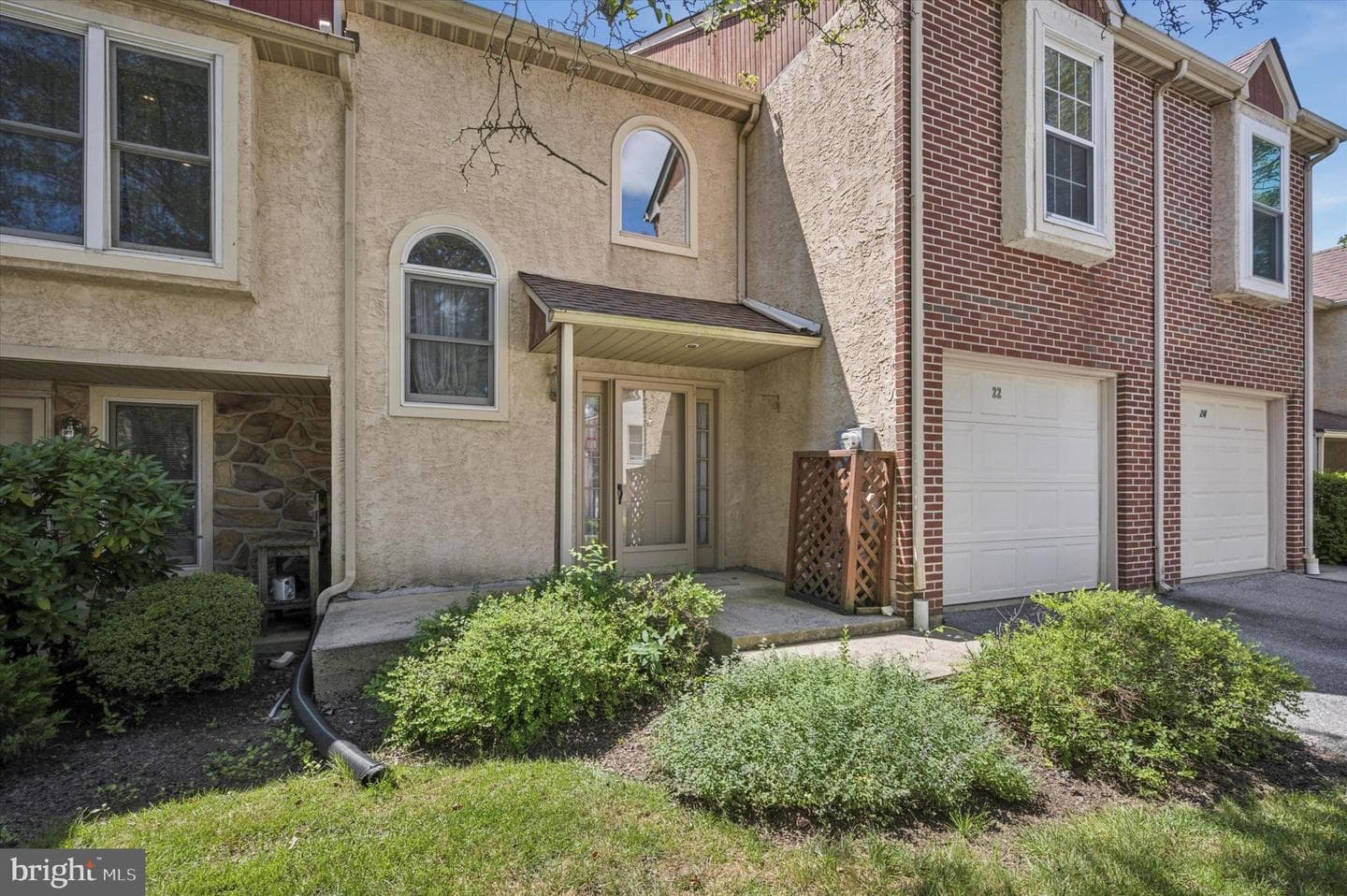 22 White Pine Court photo 1
