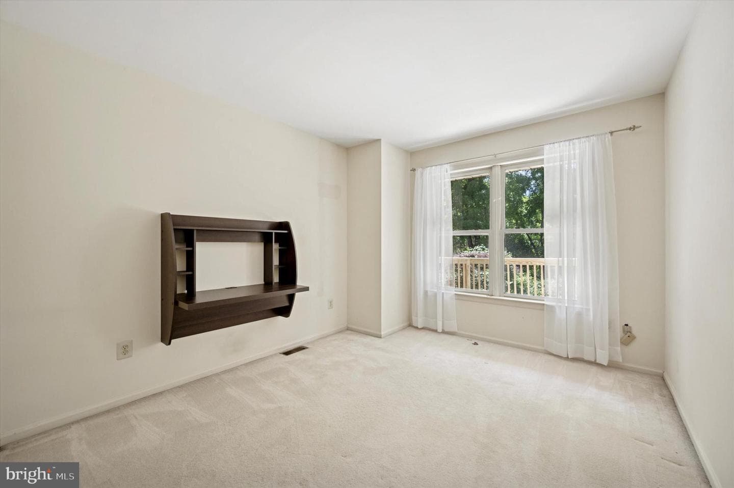 22 White Pine Court photo 16