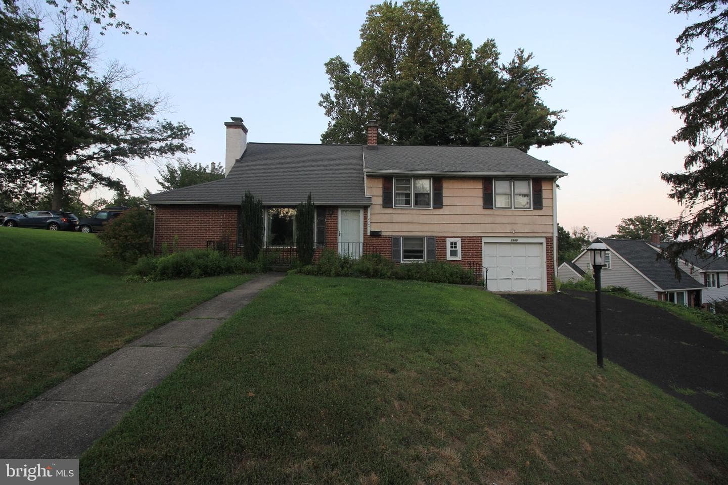 2949 Grisdale Road photo 2
