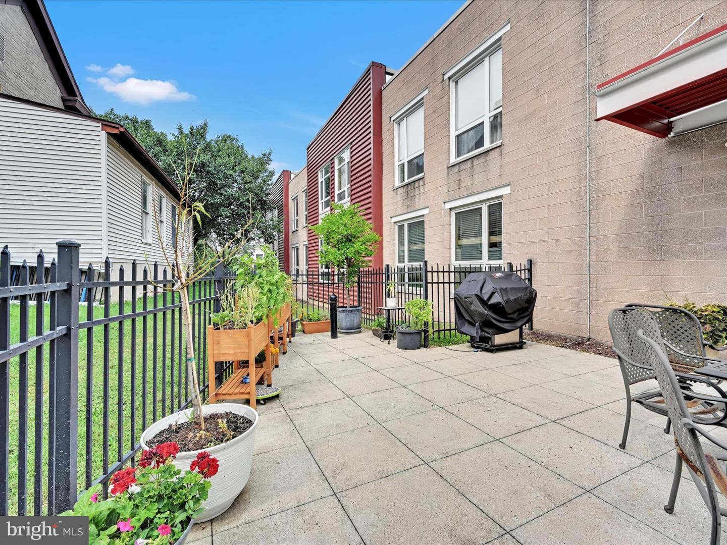 75 Maple Street #104 photo 25