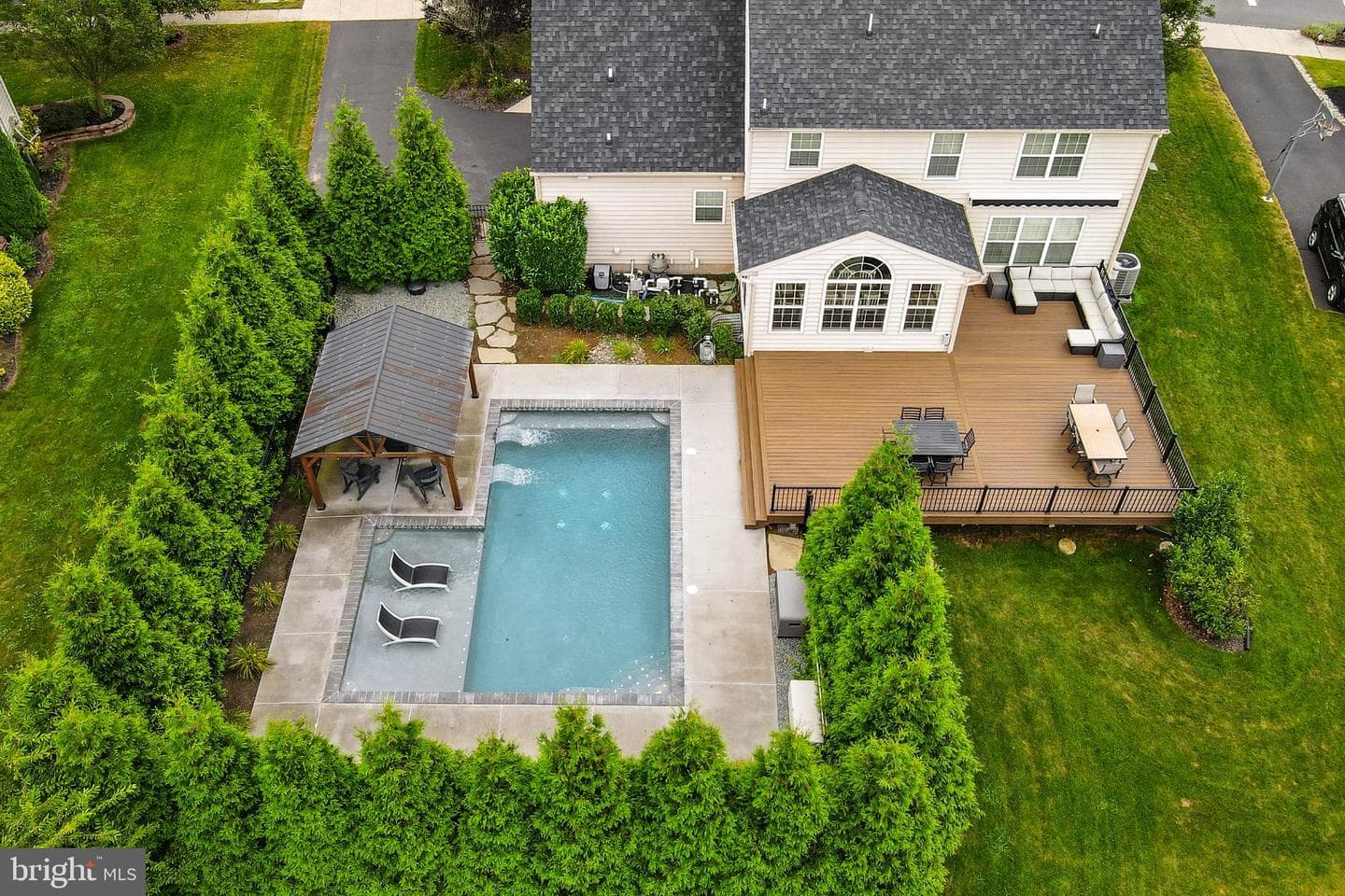 433 Hoffman Road photo 4