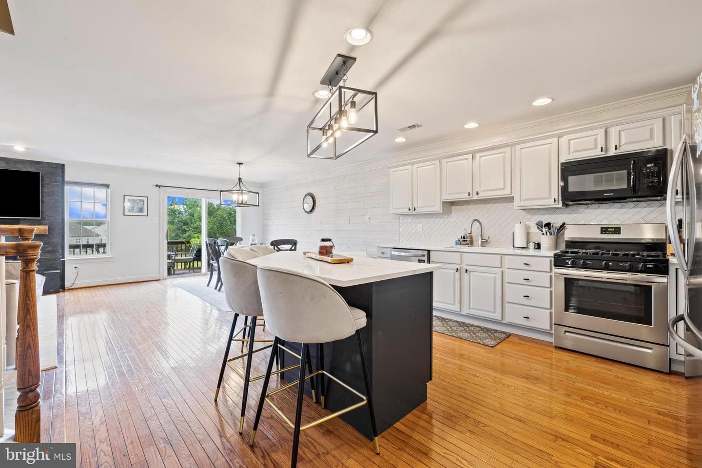 305 Manor Road photo 14
