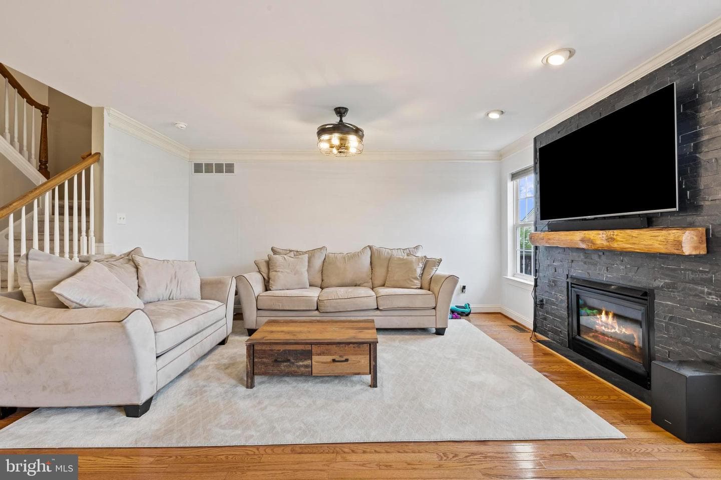 305 Manor Road photo 19