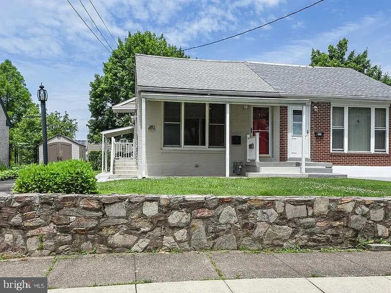 814 Cricket Avenue photo 1