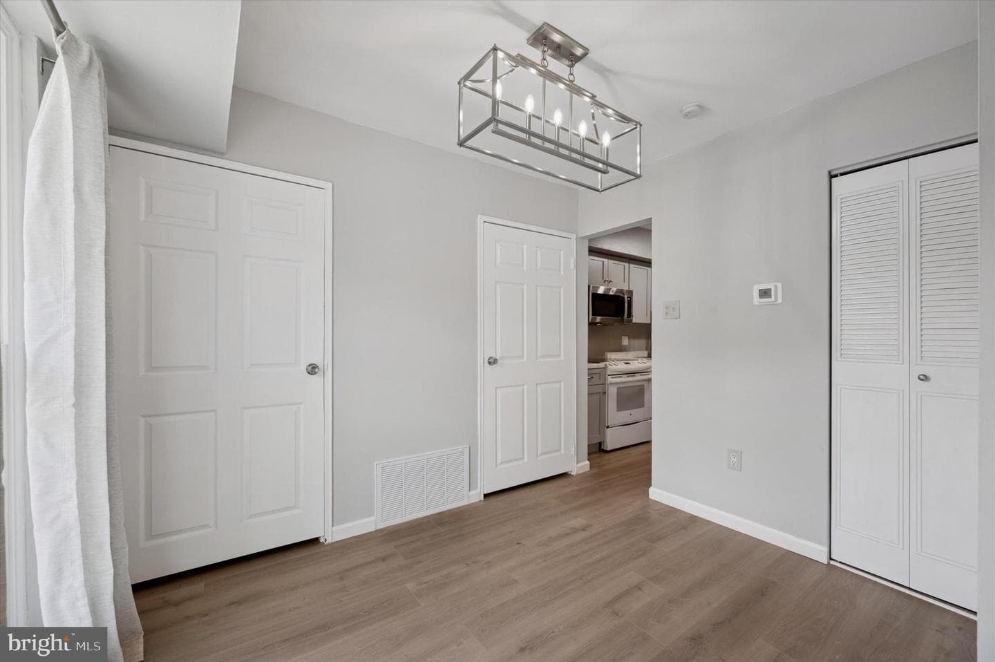 208 Middleton photo 5