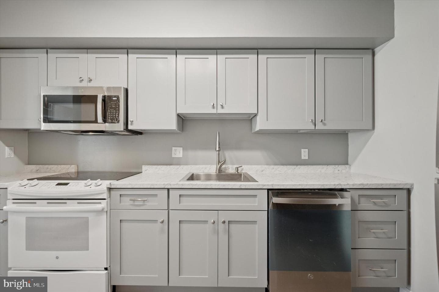 208 Middleton photo 7