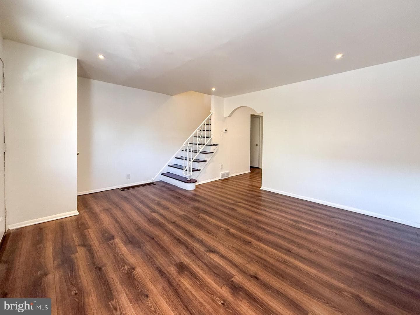 825 Kohn Street photo 5