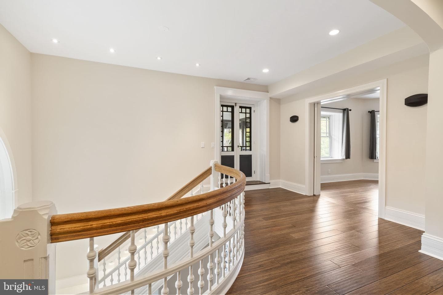662 S Highland Avenue photo 38