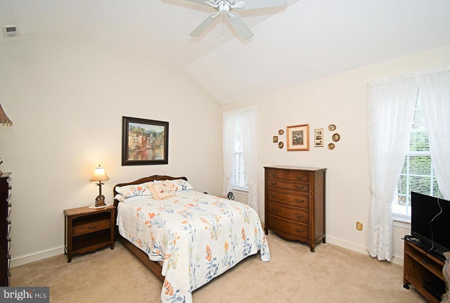 2 Newbury Way photo 15