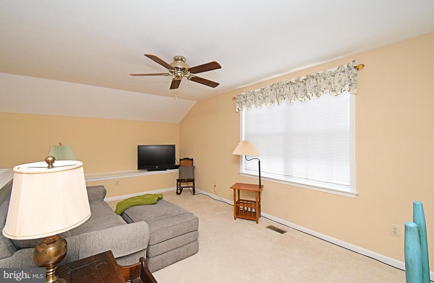 2 Newbury Way photo 24