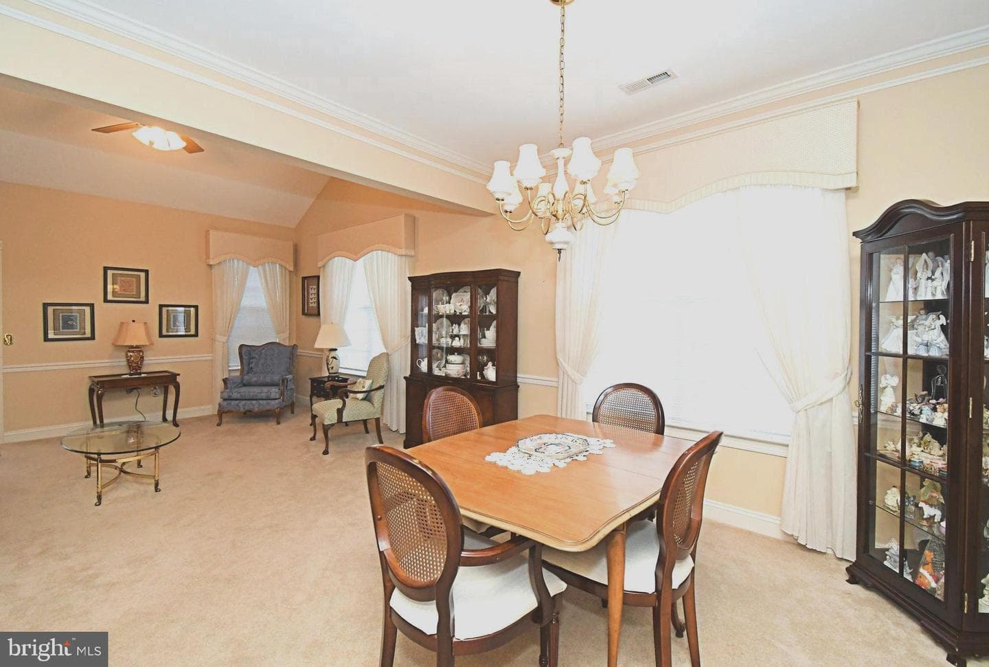 2 Newbury Way photo 5