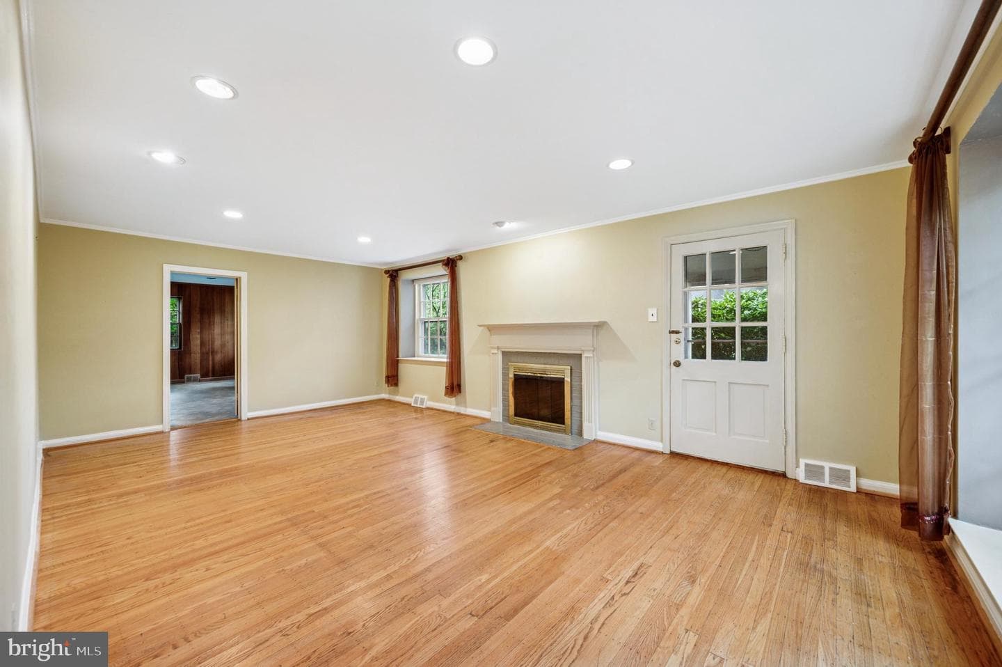 524 Lafayette Road photo 3