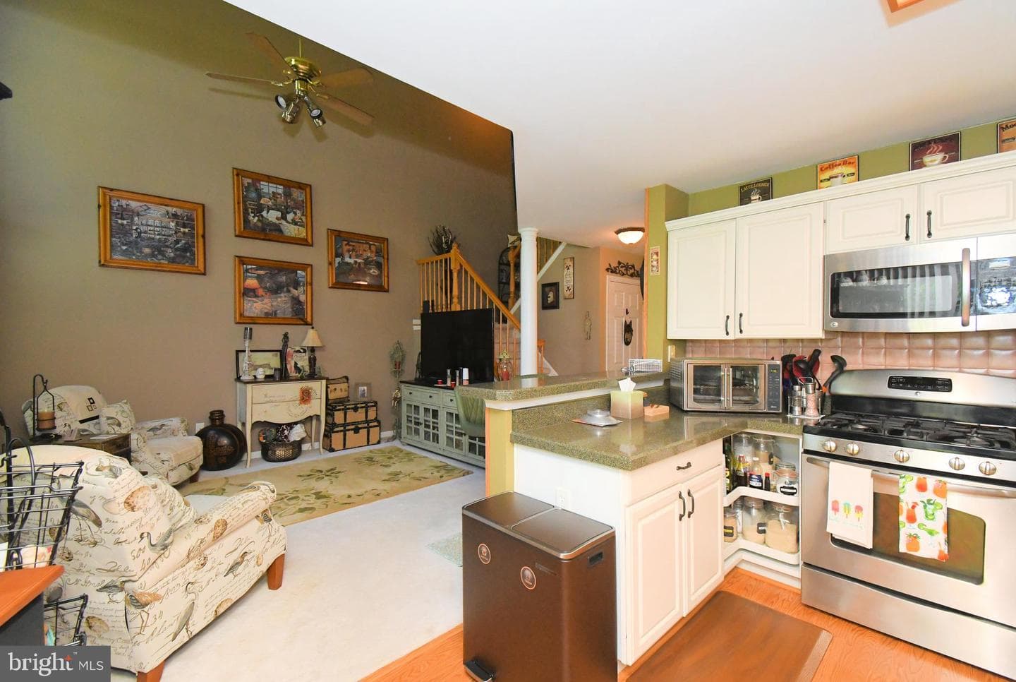 708 Ascot Court photo 23