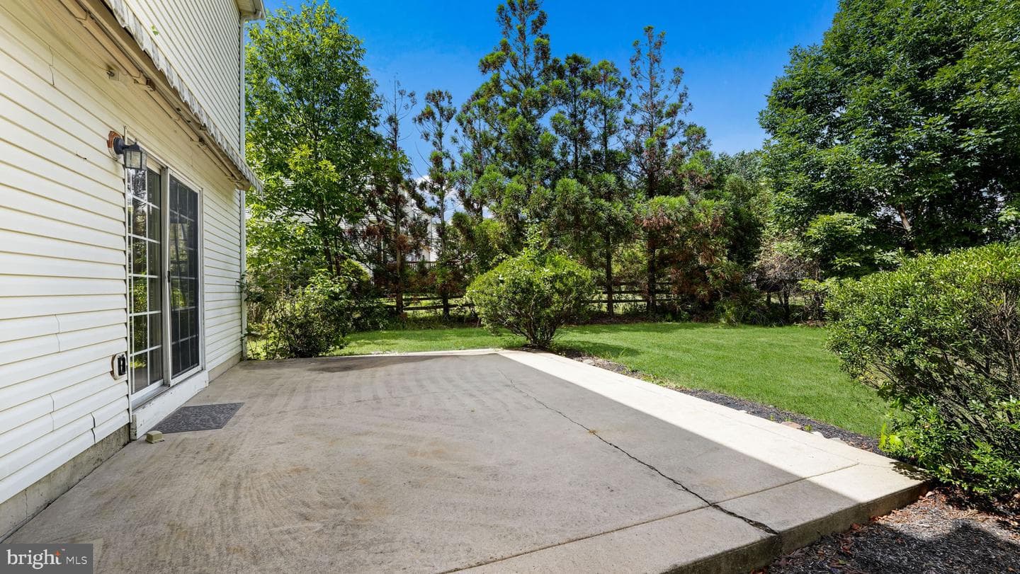 201 Drake Lane photo 32