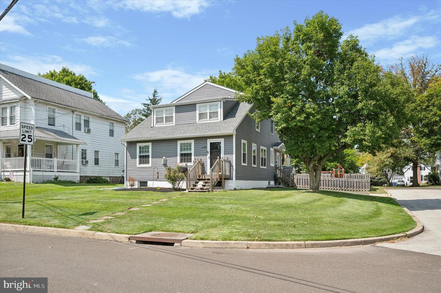 458 Monroe Avenue photo 1