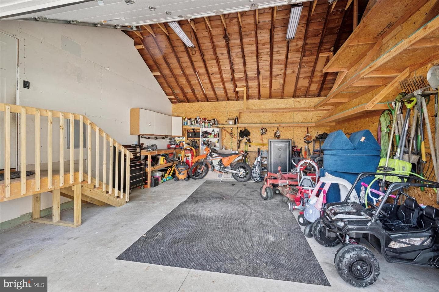 458 Monroe Avenue photo 34
