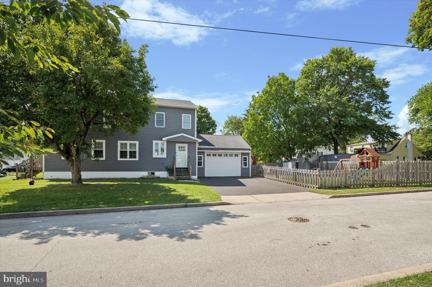 458 Monroe Avenue photo 4