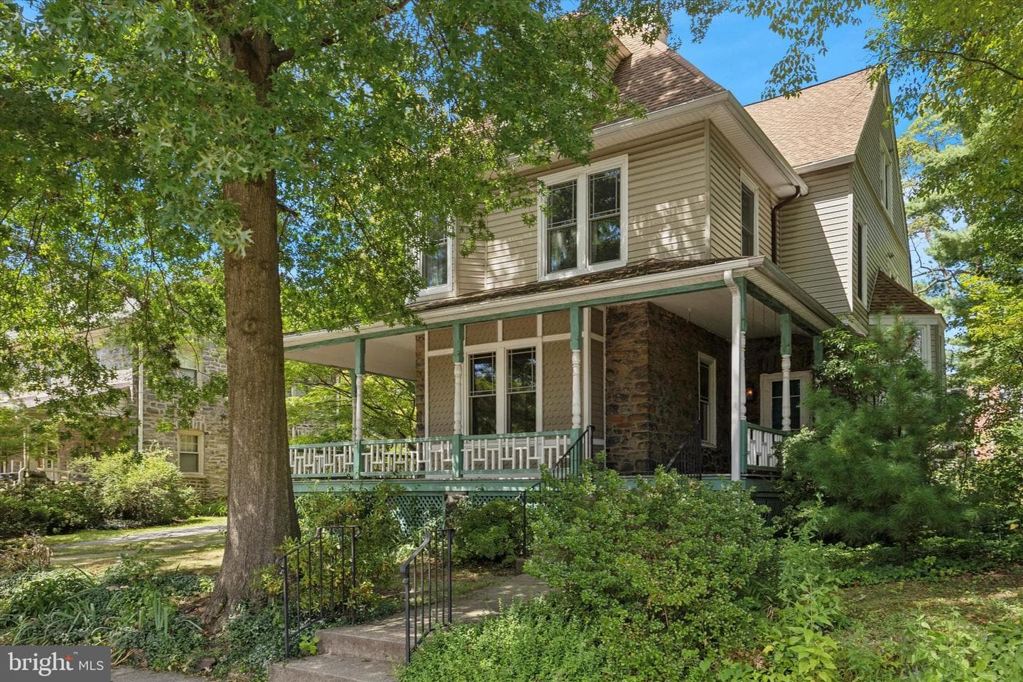 205 Woodside Avenue photo 1
