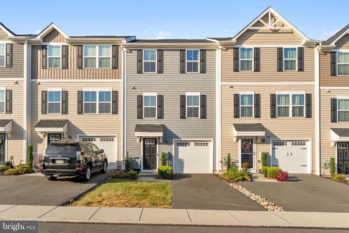 27 Foxwood Drive photo 2