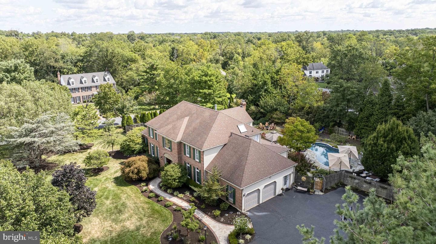 1428 Cambridge Drive photo 2