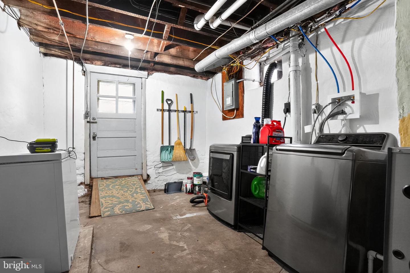 68 Hillside Avenue photo 33
