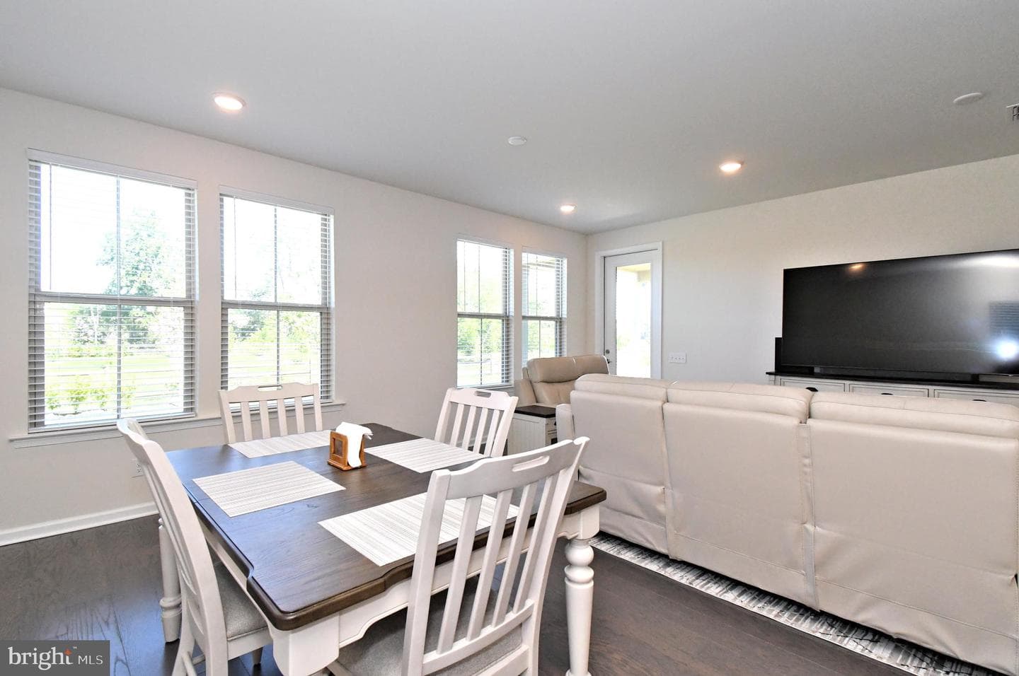 1024 Wright Street photo 12